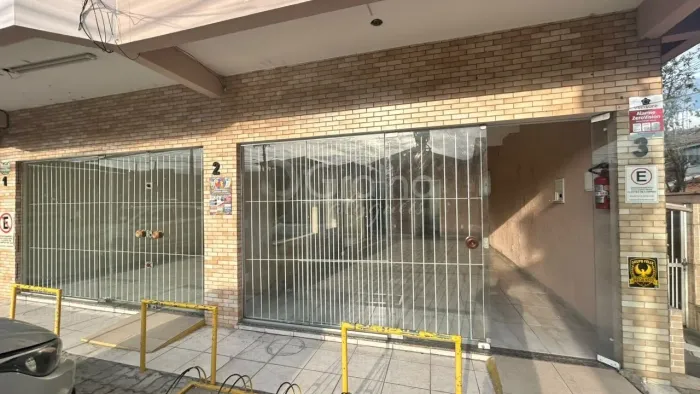 Sala comercial em rodovia nos Ingleses
