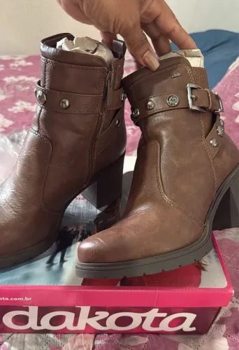 Venda de bota da marca dakota
