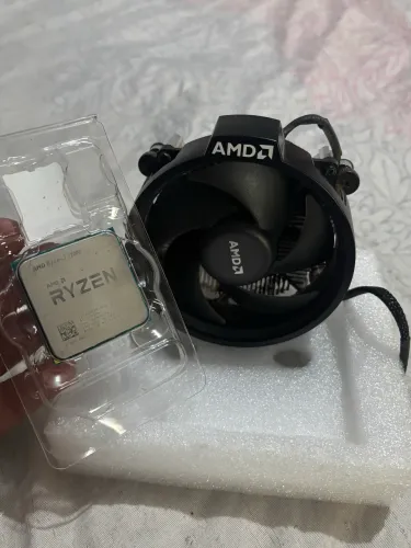 Processador AMD Ryzen 3 3200g (placa de vídeo integrada) 