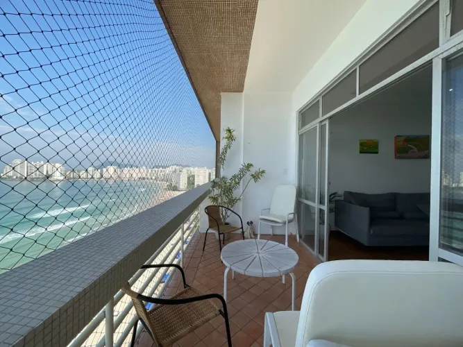 Apartamento com 3 dormitórios à venda, 116 m² por R$ 1.300.000,00 - Pitangueiras - Guarujá