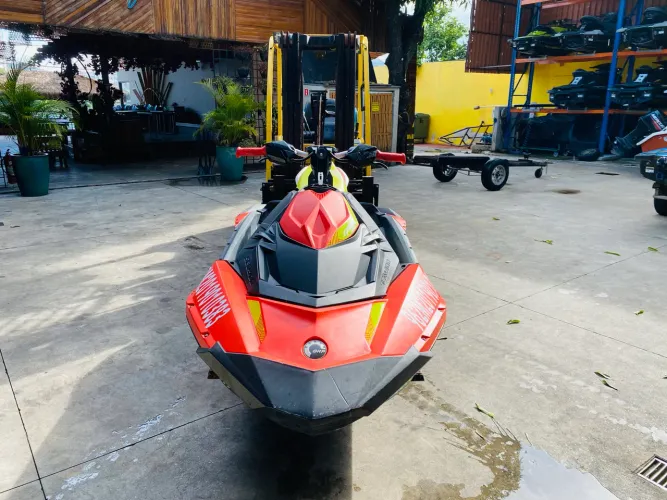 Jetski Spark Trixx