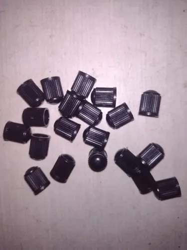 "Kit 20 Tampinhas Pretas Pra Bico De Pneu! Carro, Moto , Bicicleta" 