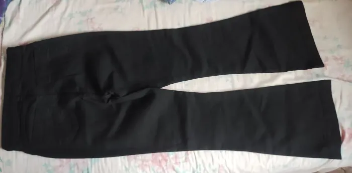 Calça jeans flare preta NOVA 