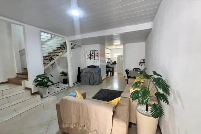 Casa no Antares com 4 Quartos Ampla e Confortável