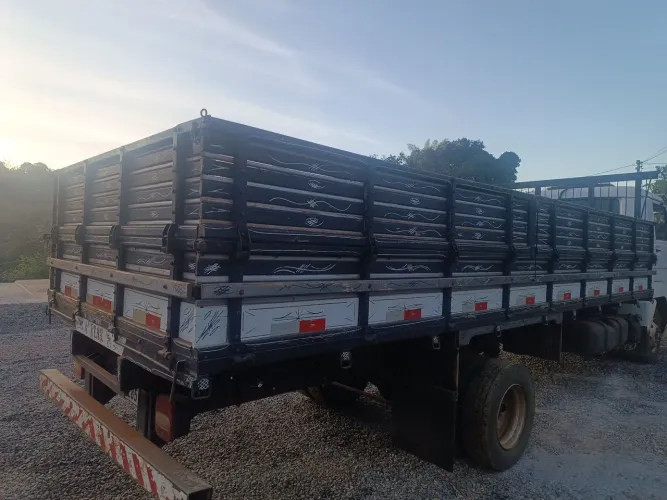 CARROCERIA CAMINHÃO 3/4