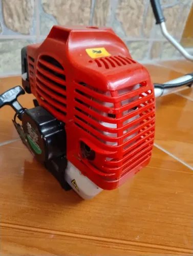 Roçadeira a Gasolina Garthen CG-450 - Semi Nova