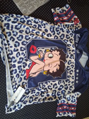 CAMISETA BETTYBOOP 2XL TAMANHO 50 NOVA NUNCA USADADA. *** FRETE POR CONTA DO COMPRADOR***