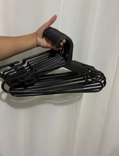 Cabides pretos