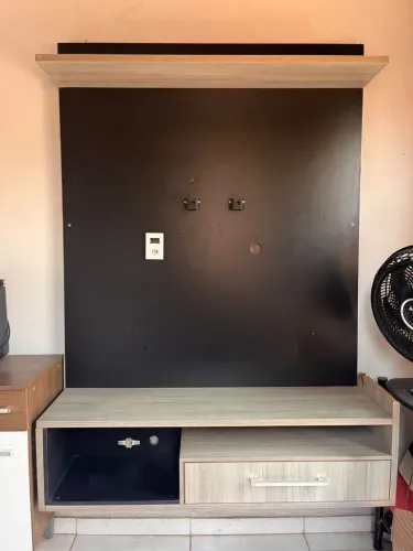 Rack com painel para TV