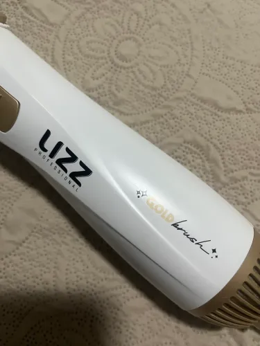 Oportunidade Escova Rotativa Super Ion Gold Brush 1300W da Lizz Professional.