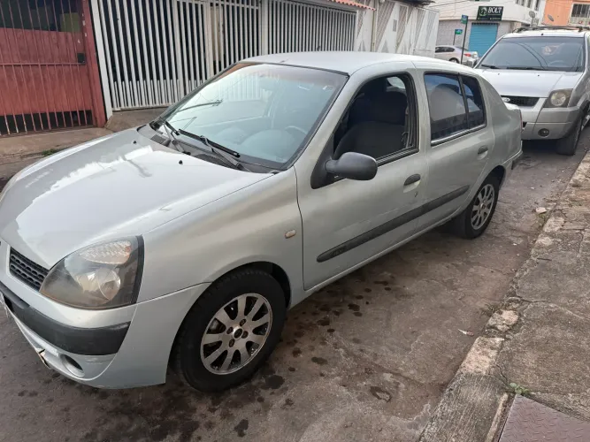 Renault Clio Expression 1.0/1.0 Hi-power 16V 3P 2004