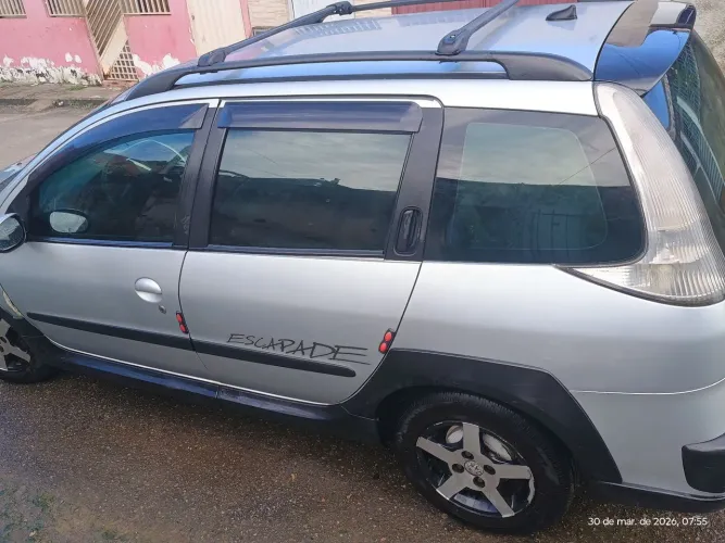 Peugeot 207 SW Escapade 1.6 16V Flex 5P 2010