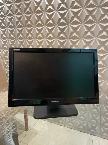 Monitor Lenovo