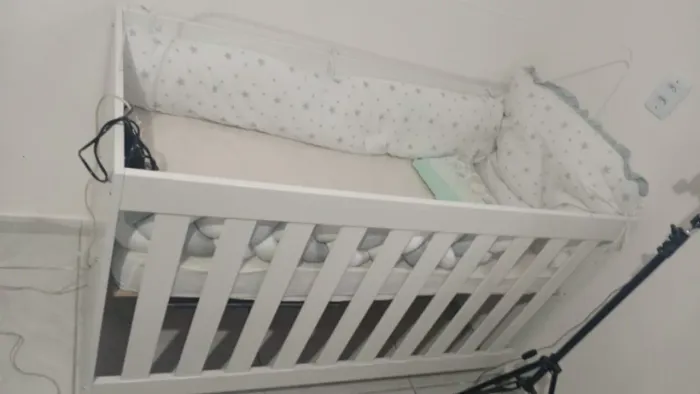 Vendo berço infantil com regulador de altura