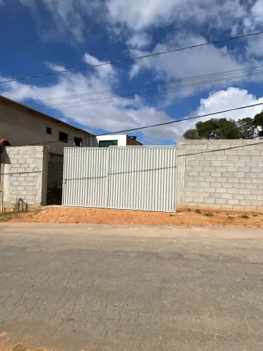 Lote murado com água e luz R. Frei Orlando