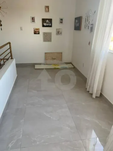 Casa Para Venda com 3 Qurtos, Suíte e Piscina no Conjunto Brisa Mar