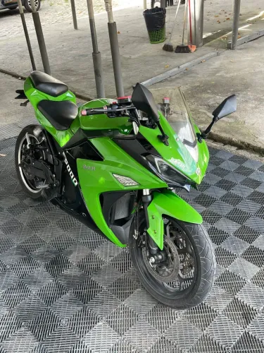 Moto Elétrica Esportiva - Bashi Motors