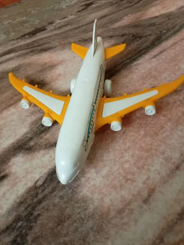 Avião de brinquedo