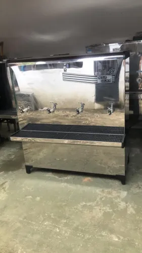 Bebedouro industrial
