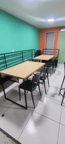 Mesa em mdf suporte de metalon