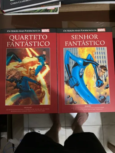 Vendo 2 Hqs quarteto fantástico Salvat capa vermelha