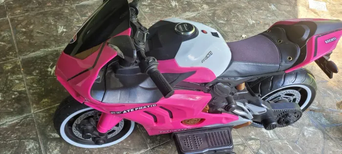 Moto elétrica infantil