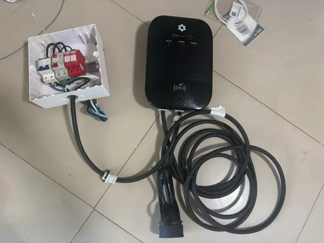 Carregador Wallbox BYD 7 kW com quadro 
