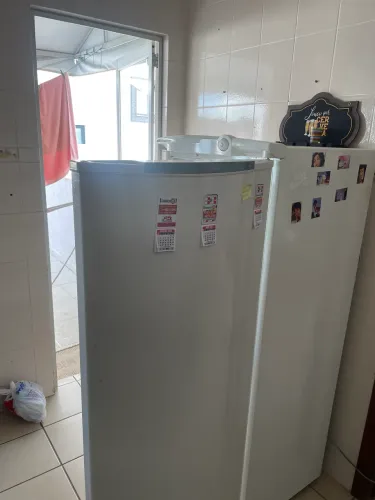 Vendo geladeira ótimo estado 