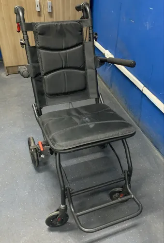 Cadeira de rodas Leve compacta 