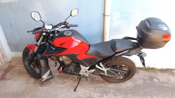 Cb Twister 300f ABS 2023/2023 com slide e alarme e apenas 14 mil kms rodados MT nova!