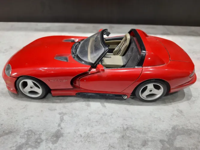 Miniatura Dodge Viper RT10 - Escala 1:18