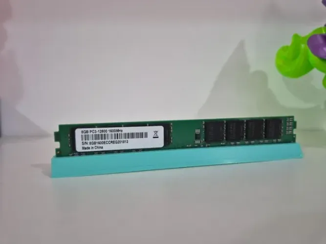 Memória Ram 8gb DDR3 1600mhz Desktop sem marca slim