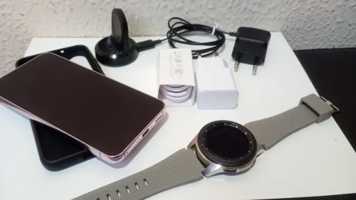 Samsung S23 5G e Smartwatch sm r800
