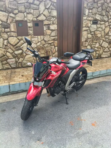 FZ25 - Impecável
