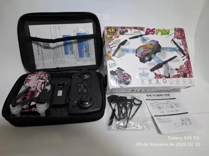 Drone D5 Pro Câmera 4K HD LED RGB Rosa Dobrável 2 Baterias