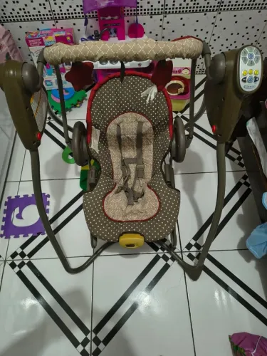 Cadeirinha de descanso para bebê