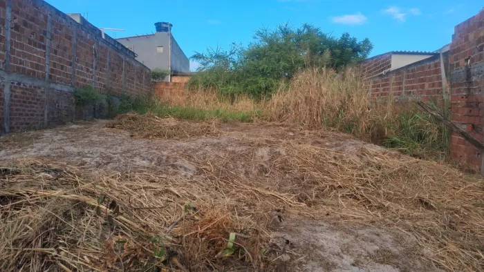 Terreno ótimo boa vizinhança 12x20 murado laterais e fundo so frente a fazer
