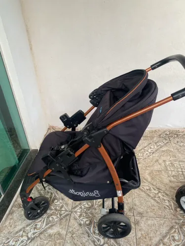 Vendo carrinho de bebê