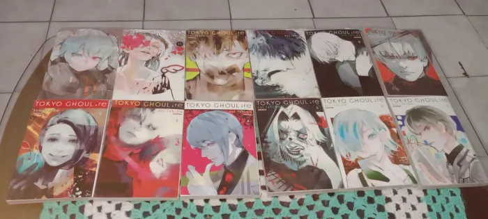 CONJUNTO DE MANGÁS TOKYO GHOUL re DO CAP 1 AO 12 (EM EXCELENTE ESTADO)