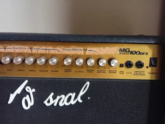 Amplificador Marshall MG 100