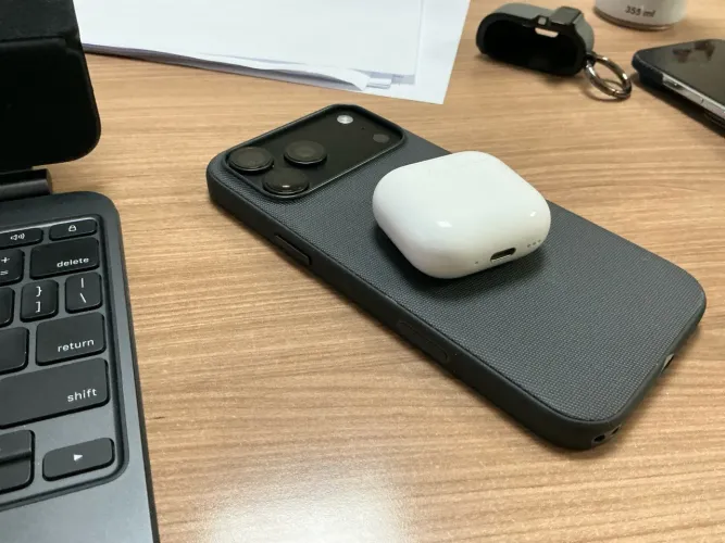 AirPods 4 com cancelamento de ruído