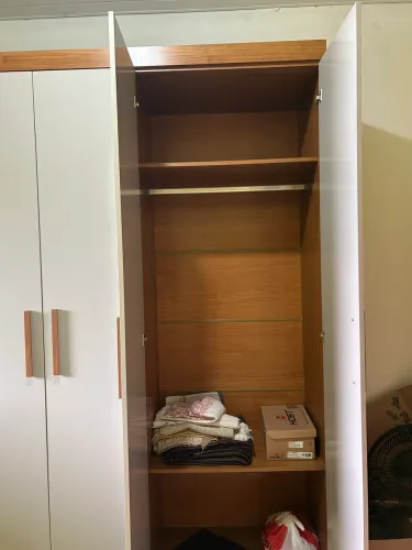 Guarda roupa semi novo