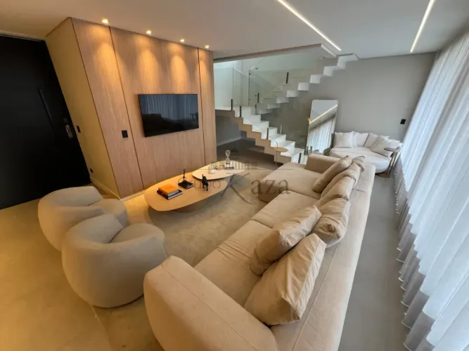 Casa Mobiliada no bairro Urbanova - Condomínio Monte Carlo - 4 suítes - Aceita permuta