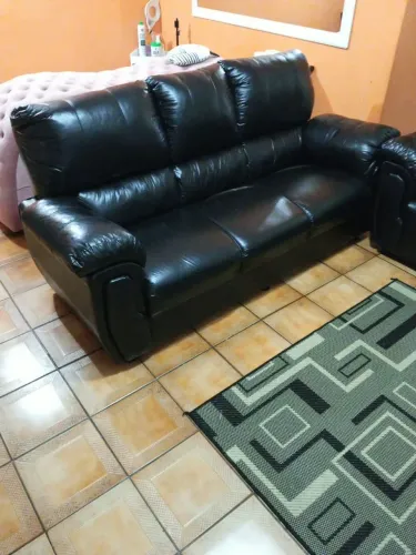 Sofá couro
