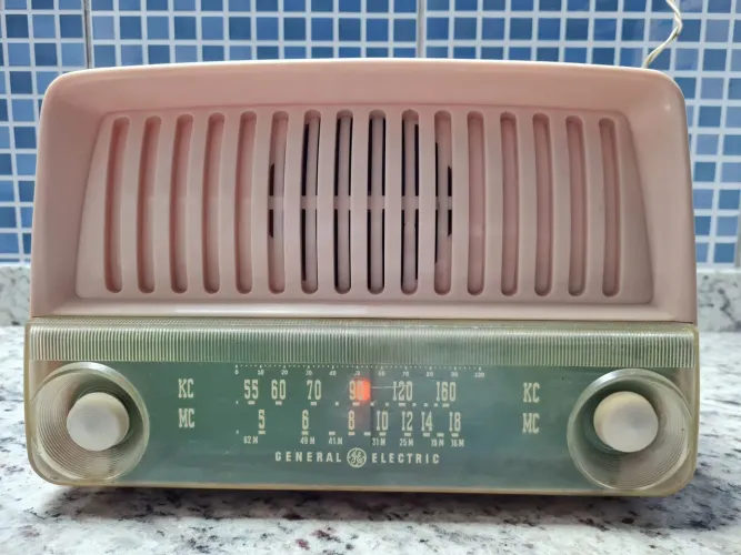 Radio a valvulas GE lindo e funcionado 