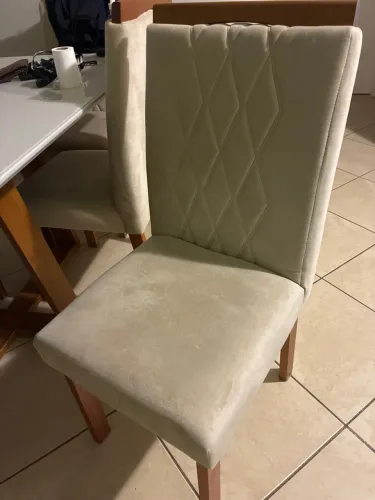 cadeiras de jantar madeira com suede