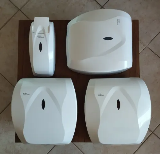 3 Porta toalha + 3 Saboneteira ou álcool gel