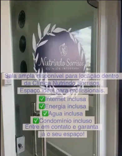 Salas comerciais amplas em clínica! Pronta para atendimento ou negócio.