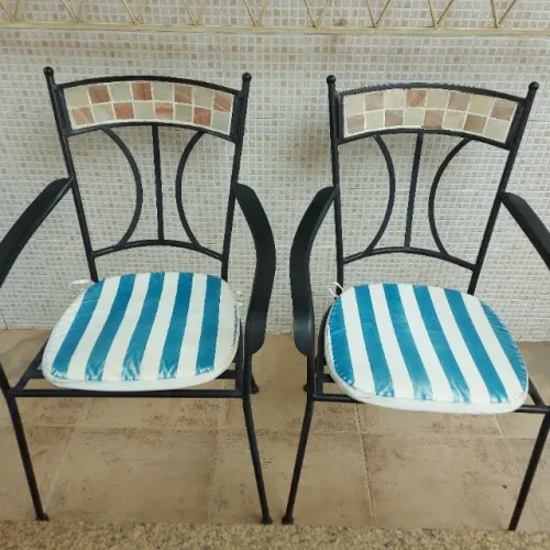 Cadeiras de jardim ou varanda