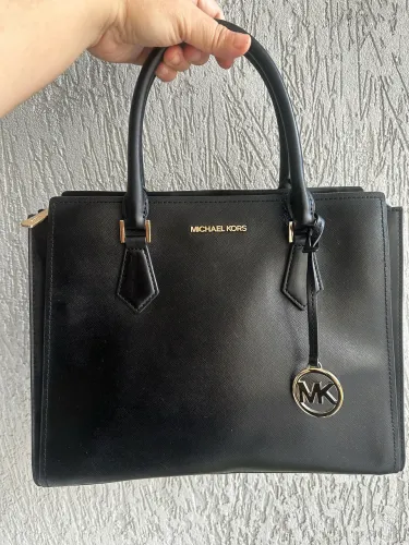 Bolsa Michael Kors Sheila Média